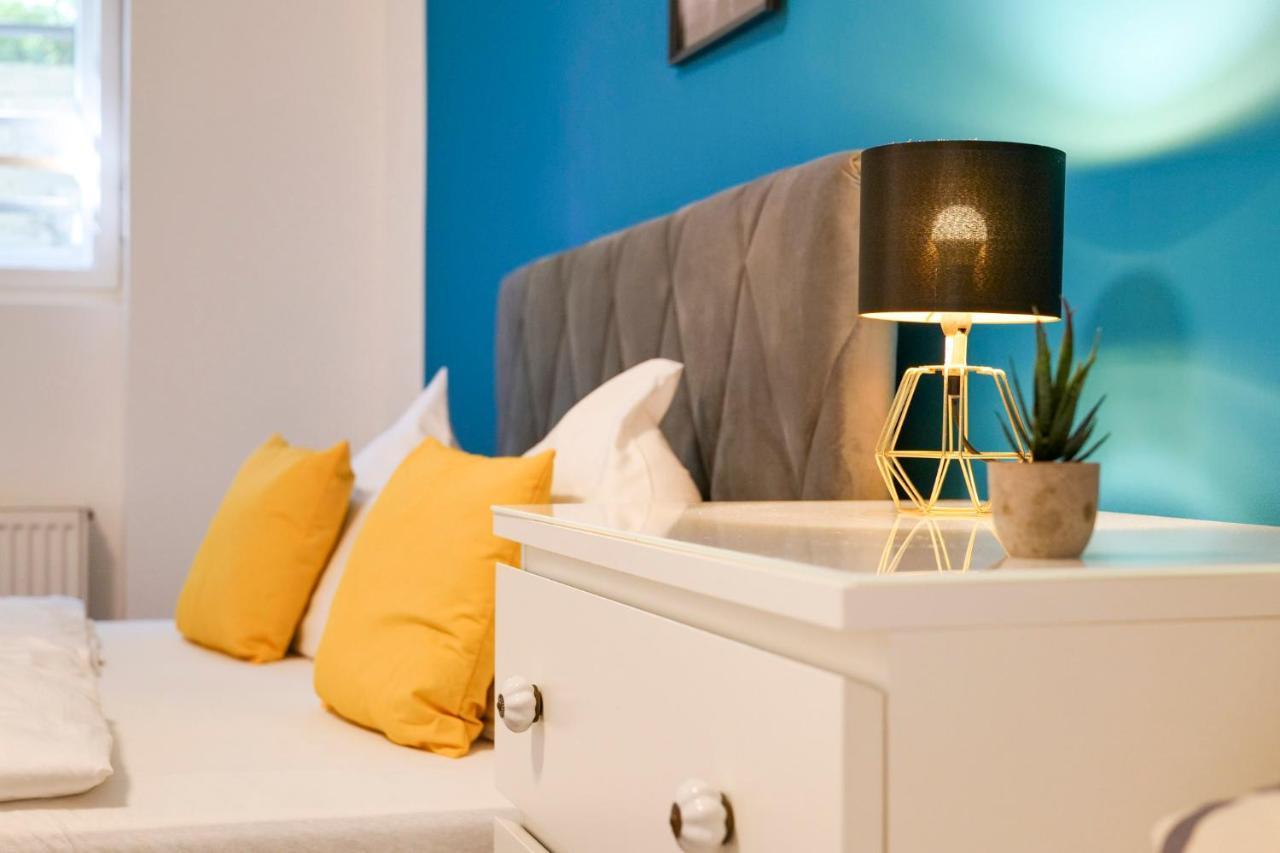 Blue Chili 31 - Stadtwohnung Fuer 7 - Modern Zentral Karlshorst Wlan Berlin Ngoại thất bức ảnh